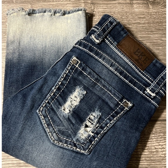 BKE Women's Stella Stretch Low Rise Distressed Raw Hem Jean Capri SZ 27 (28x24) - Picture 1 of 12
